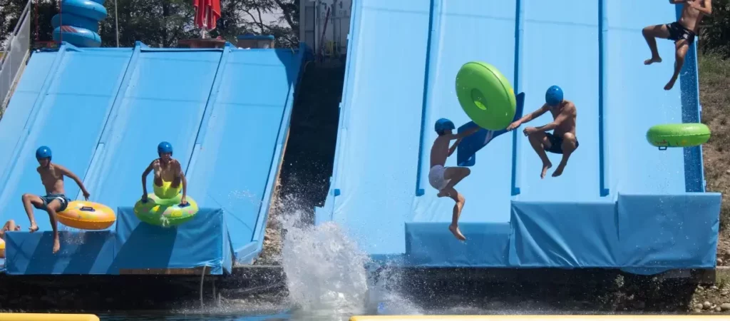 Le Water Jump de l'AquaPlayPark de Saverdun