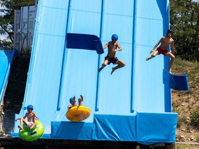 Le Water Jump de l'AquaPlayPark de Saverdun