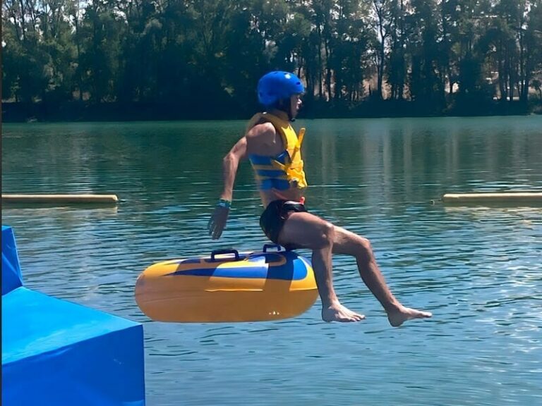 Le Water Jump de l'AquaPlayPark de Saverdun